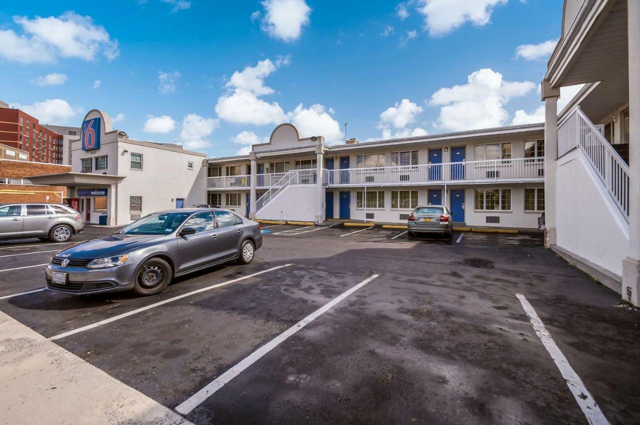 Motel 6-Washington, Dc - Convention Center Buitenkant foto